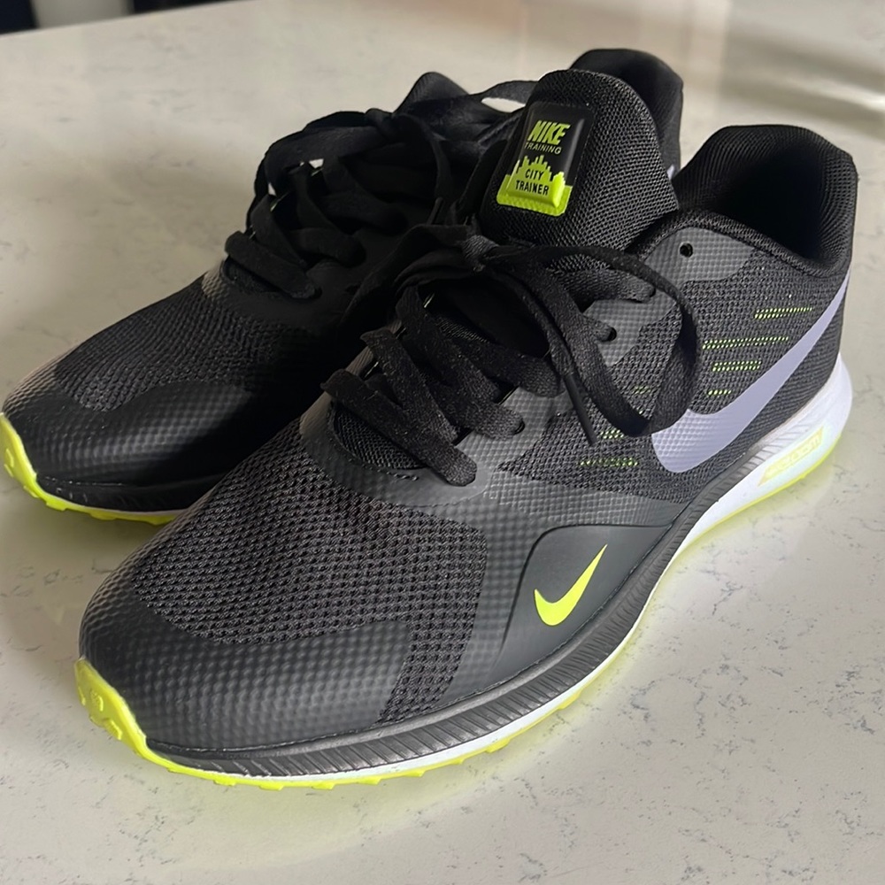 Nike city trainer 8.5 Size